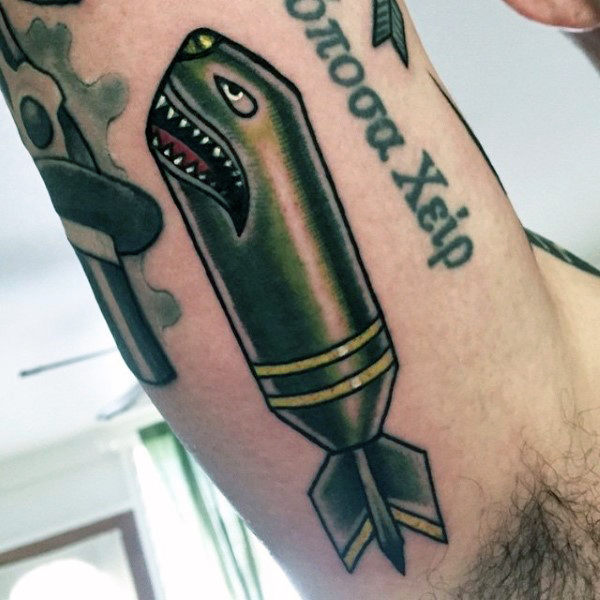 60 Bombe Tattoo Designs für Männer - Explosive Ink Ideen  