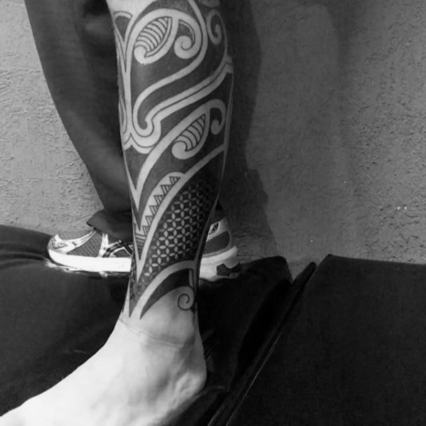 50 Badass Tribal Tattoos für Männer - Manly Design-Ideen  