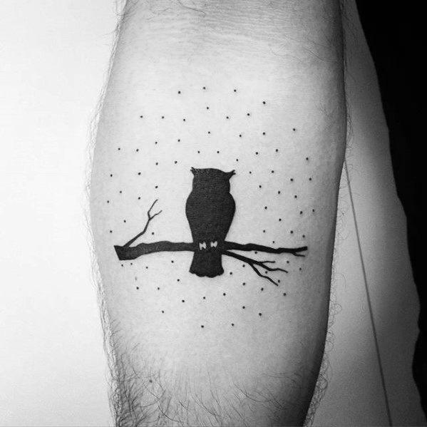 40 kleine minimalistische Tattoos für Männer - ästhetische Tinte Ideen  