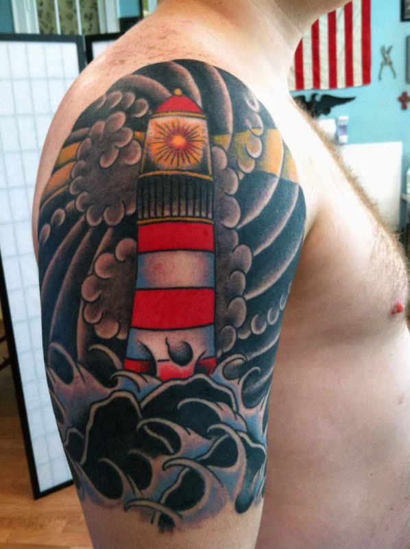 40 traditionelle Leuchtturm Tattoo Designs für Männer - Old School-Ideen  