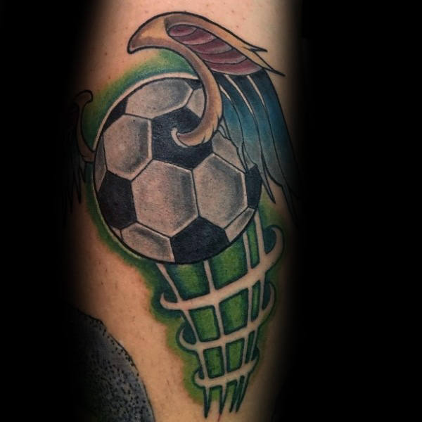 90 Fußball Tattoos für Männer - Sporting Ink Design-Ideen  