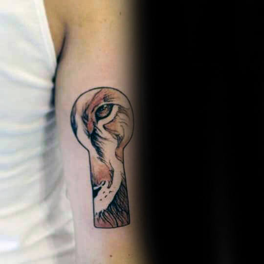 50 Schlüsselloch Tattoo-Designs für Männer - Manly Ink Ideen  