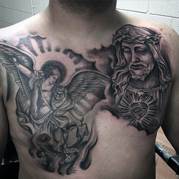 40 Jesus Brust Tattoo Designs für Männer - Chris Ink Ideen  