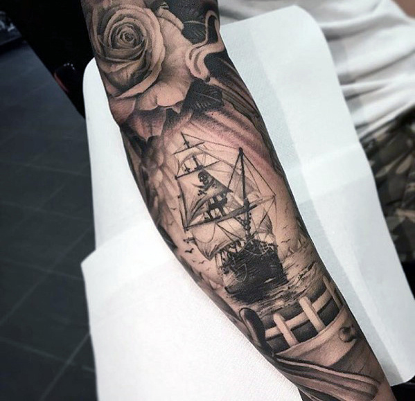 40 Piraten Flagge Tattoo-Designs für Männer - Jolly Roger Ink Ideen  