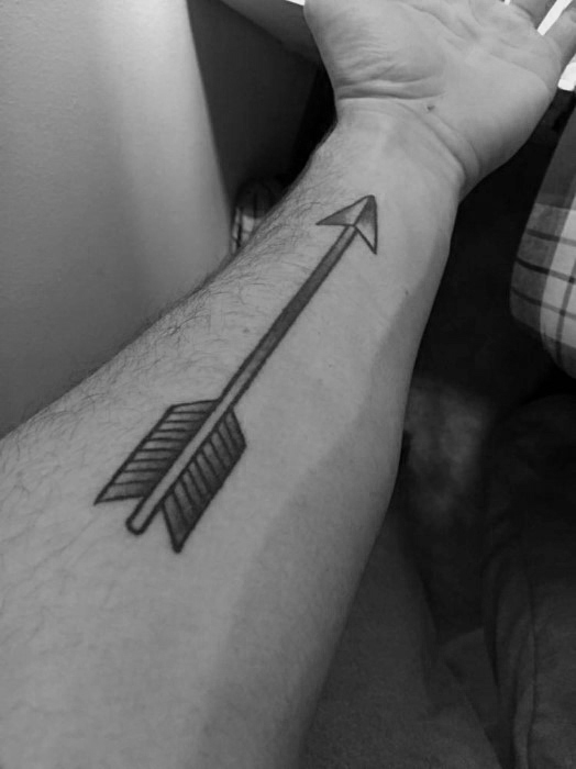 40 einfache Pfeil Tattoo Designs für Männer - scharfe Tinte Ideen  