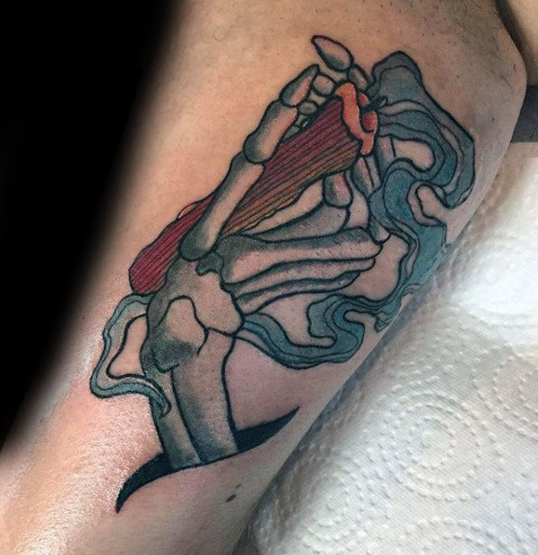75 Skelett Hand Tattoo Designs für Männer - Manly Ink Ideen  
