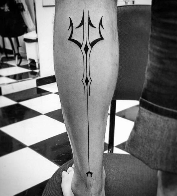 40 Trident Tattoo-Designs für Männer - Neptune-Tinte Ideen  