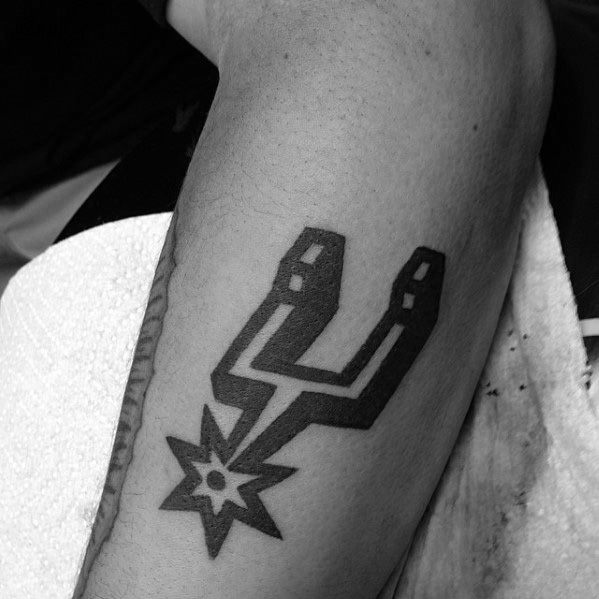 30 San Antonio Spurs Tattoos für Männer - Basketball-Tinte-Ideen  