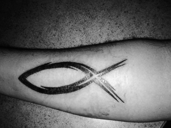 40 Ichthus Tattoo-Designs für Männer - Jesus Fisch Tinte Ideen  