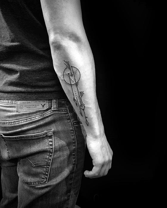 50 kleine Pfeil Tattoos für Männer - Manly Design-Ideen  