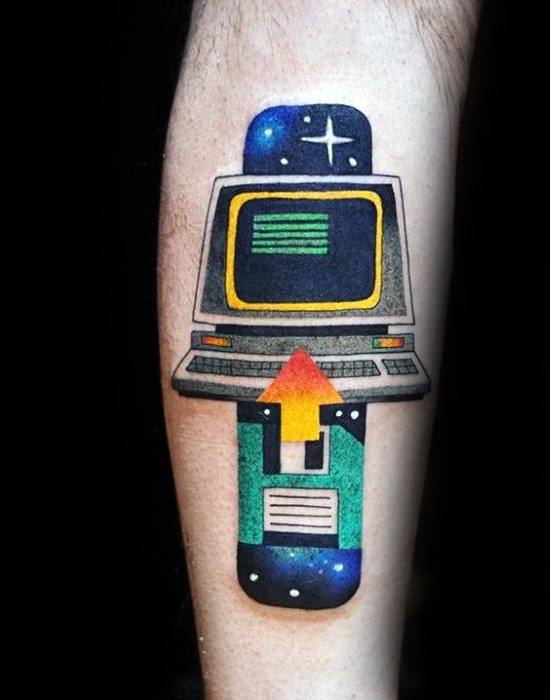 50 Computer Tattoo Designs für Männer - Technologie Tinte Ideen  