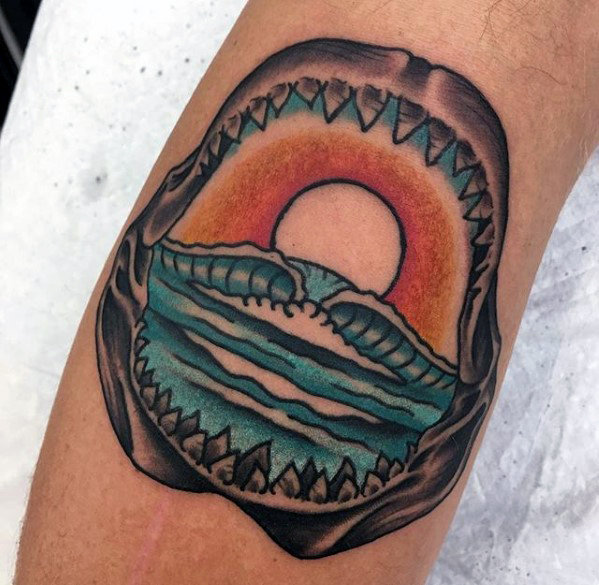 60 Shark Jaw Tattoo Designs für Männer - ein Biss Tinte Ideen  