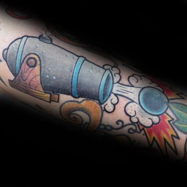 40 Cannon Tattoo Designs für Männer - Explosive Ink Ideen  