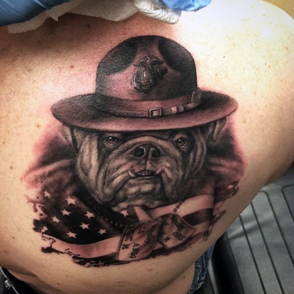 30 Hundemarke Tattoos für Männer - Maskuline Design-Ideen  