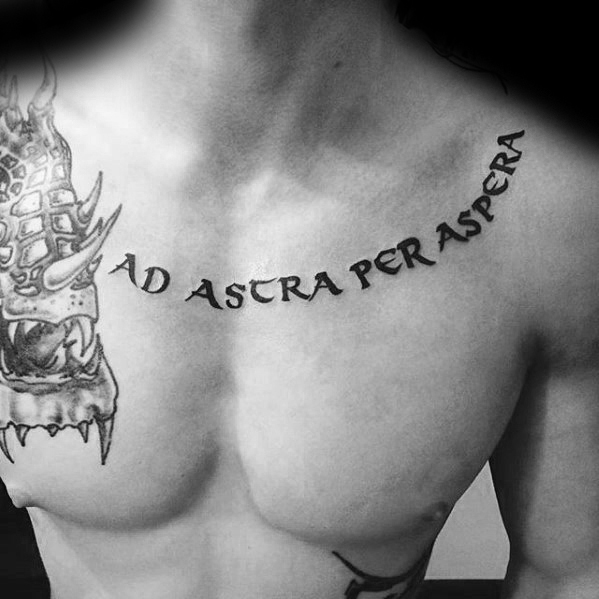 60 Lateinische Tattoos für Männer - Antike Sprachdesign Ideen  