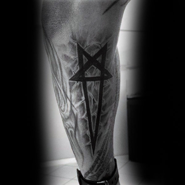 50 Pentagramm Tattoo-Designs für Männer - fünf Spitzen Star Ideen  