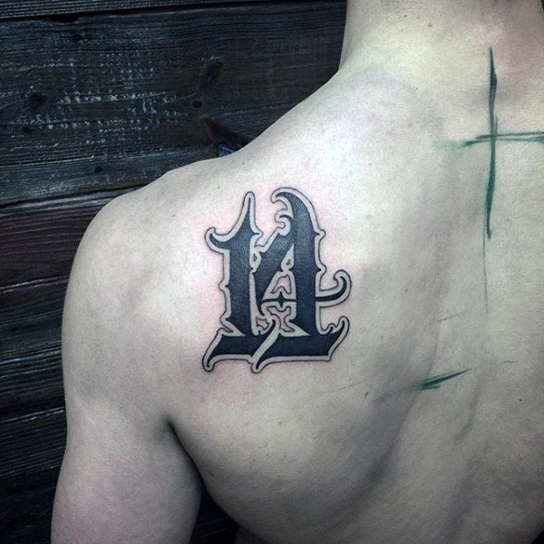 70 Zahl Tattoos für Männer - Numerische Tintendesign-Ideen  
