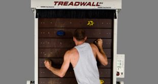 Der Treadwall M4 bringt Rock-Klettern in die Heimathleten der Jungs  