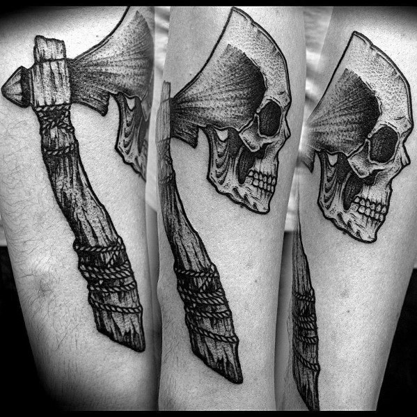 50 Hatchet Tattoo Designs für Männer - Survival Mainstaint Ink Ideen  