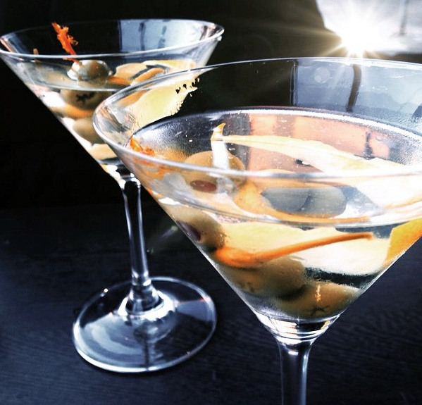 Wie man einen Martini - den definitiven Martini-Cocktail-Führer bestellt  