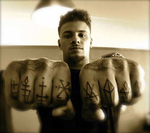 Top 100 besten Knuckle Tattoos für Männer - eine Faust voller Ideen  