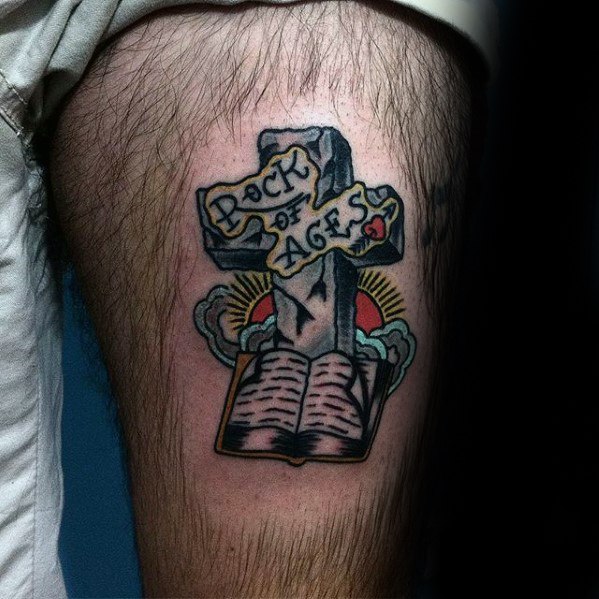 40 kleine religiöse Tattoos für Männer - spirituelle Design-Ideen  