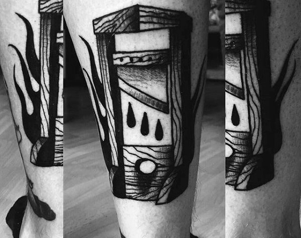 50 Guillotine Tattoo Designs für Männer - enthauptete Tinte Ideen  