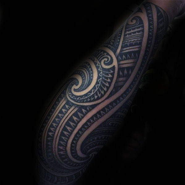 40 polynesische Ärmel Tattoo Designs für Männer - Tribal Ink Ideen  