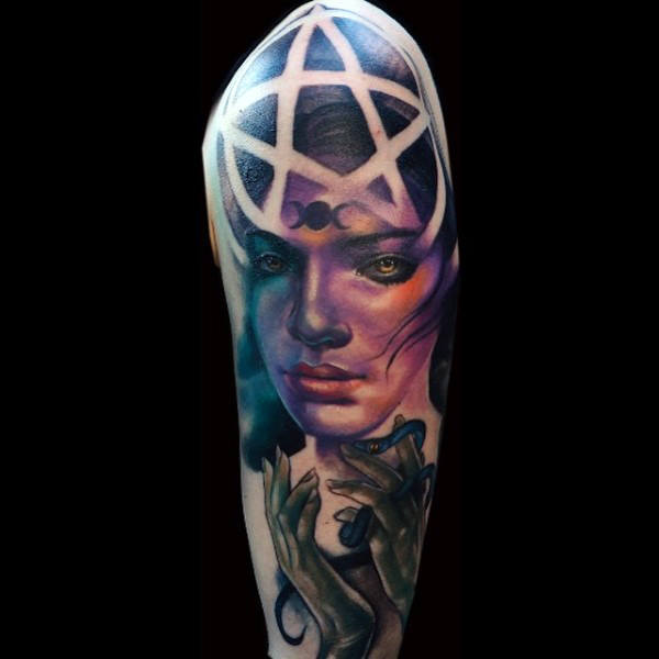 50 Pentagramm Tattoo-Designs für Männer - fünf Spitzen Star Ideen  