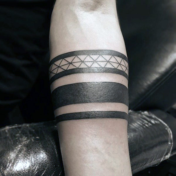 50 Black Band Tattoo Designs für Männer - Bold Ink Ideen  