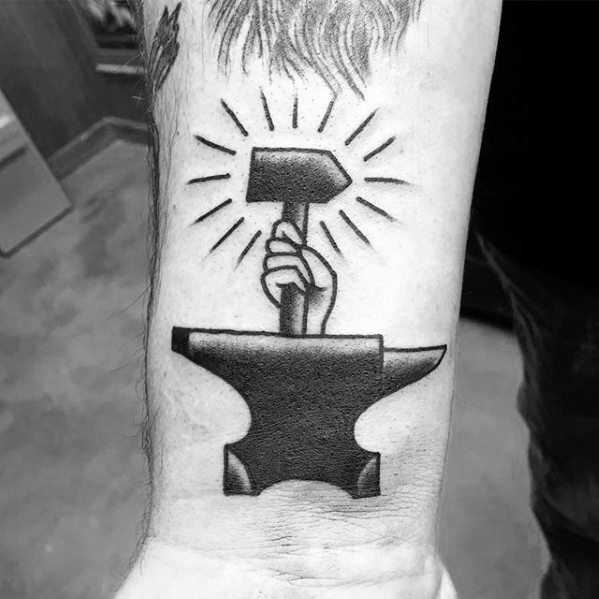 60 Amboss Tattoo Designs für Männer - Eisen Block Tinte Ideen  