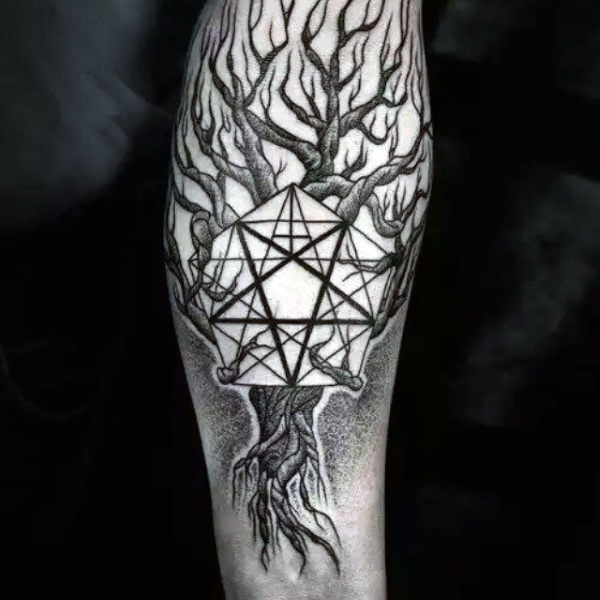 50 Pentagramm Tattoo-Designs für Männer - fünf Spitzen Star Ideen  