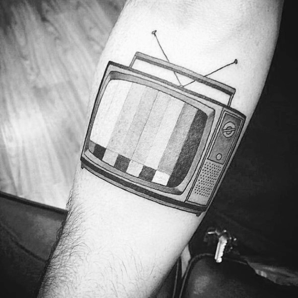 40 TV Tattoos für Männer - TV-Set Design-Ideen  