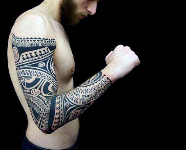 40 polynesische Ärmel Tattoo Designs für Männer - Tribal Ink Ideen  