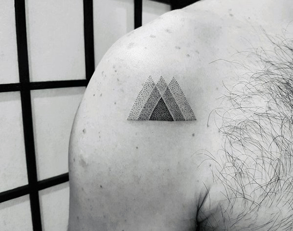 60 Viertel Größe Tattoos für Männer - Mini Design-Ideen  