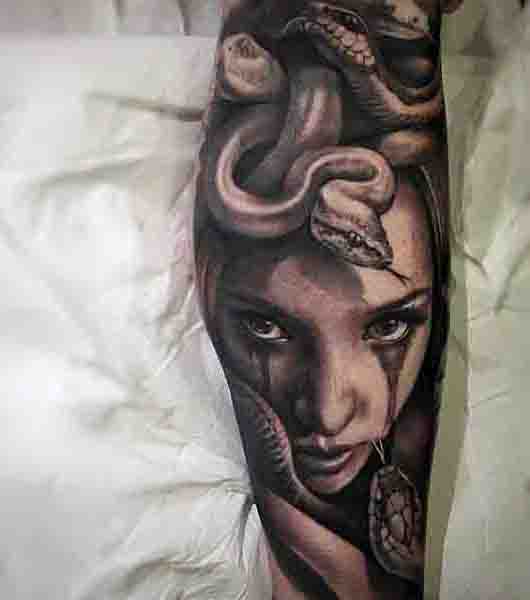 80 Medusa Tattoo Designs für Männer - Schlangen zu Stein  