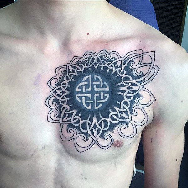 100 Celtic Knot Tattoos für Männer - verwobene Design-Ideen  