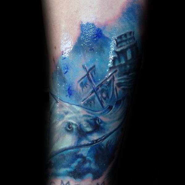 30 Shipwreck Tattoo Designs für Männer - versunkene Tinte Ideen  