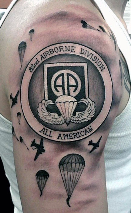 30 Airborne Tattoos für Männer - Military Ink Design-Ideen  