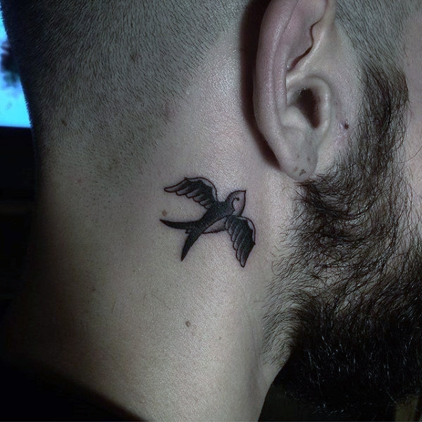70 traditionelle Swallow Tattoo Designs für Männer - Old School Bird Ideen  