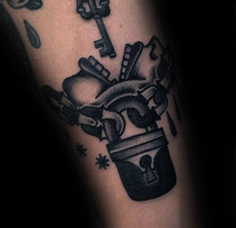 60 Lock Tattoos für Männer - Gehärtete Design-Ideen  