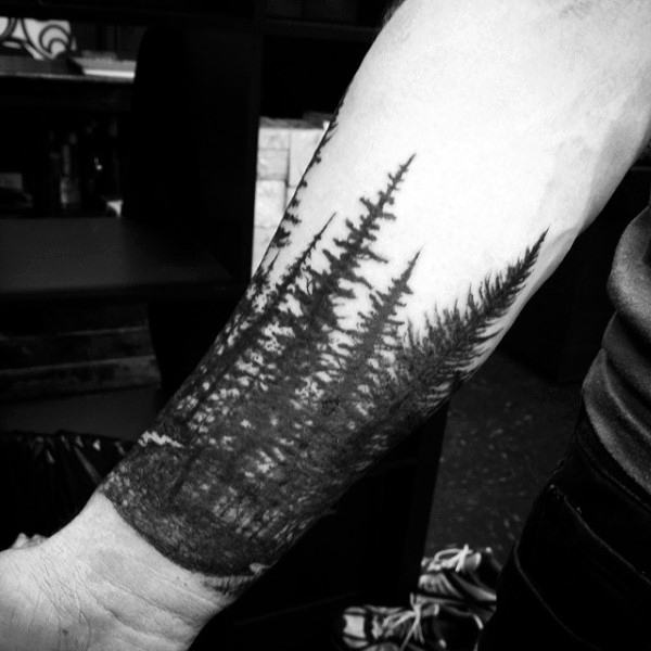 70 Pine Tree Tattoo Ideen für Männer - 4.600 Jahre altes Holz in der Wildnis  
