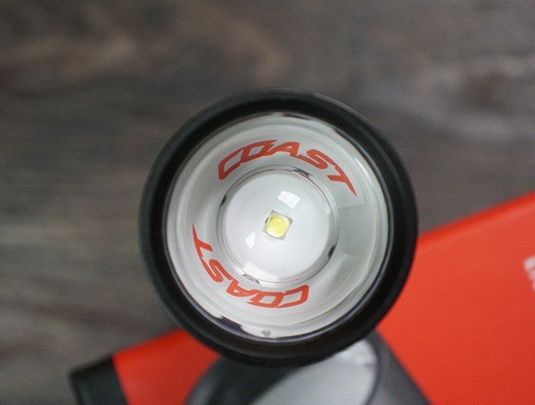 Coast HP10R Taschenlampe Review - Leichtes wiederaufladbares LED-Licht  