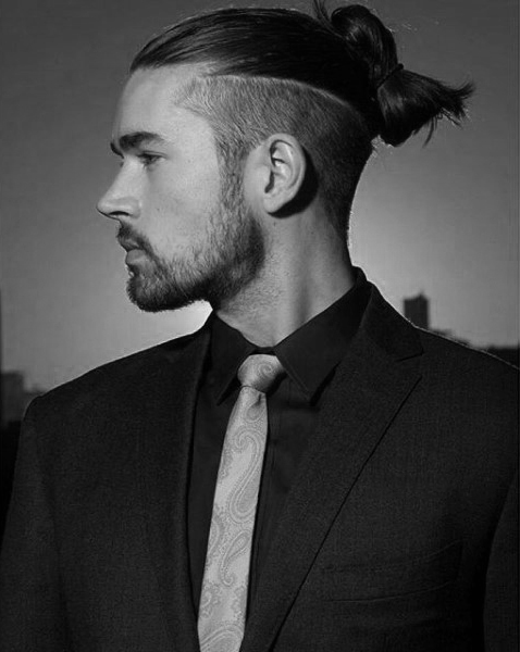 40 Samurai Frisuren für Männer - Modern Masculine Man Brötchen  