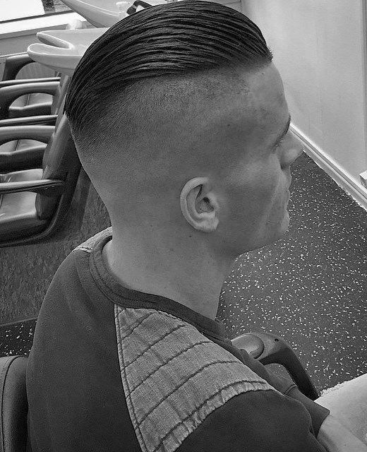 40 Slicked Back Undercut Haarschnitte für Männer - Manly Frisuren  