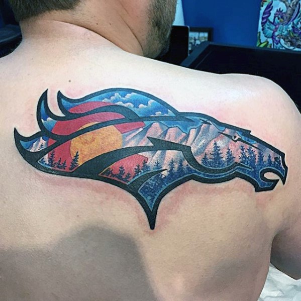 40 Denver Broncos Tattoos für Männer - Fußball-Tinten-Ideen  