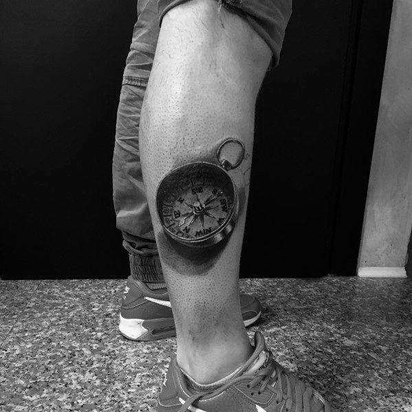 50 kleine Kompass Tattoos für Männer - Navigation Ink Design-Ideen  