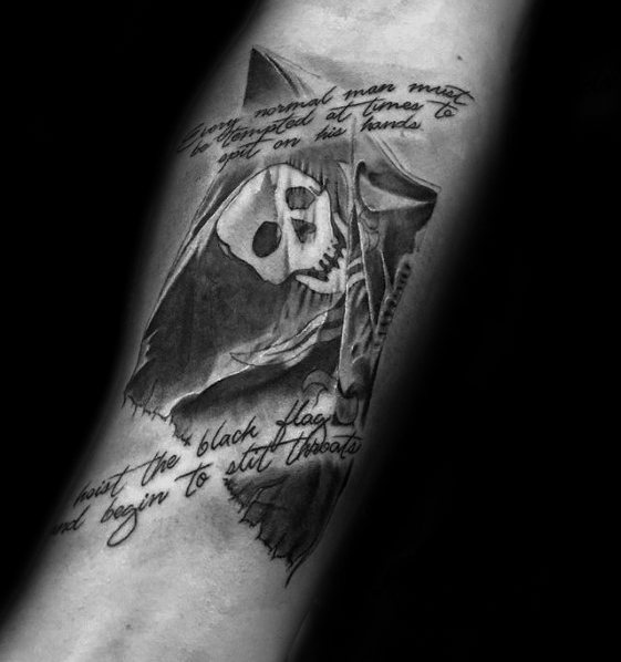 40 Piraten Flagge Tattoo-Designs für Männer - Jolly Roger Ink Ideen  