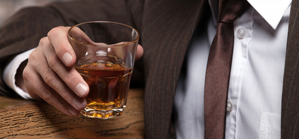 Wie man Whisky wie ein Mann trinkt: Bourbon Guide  