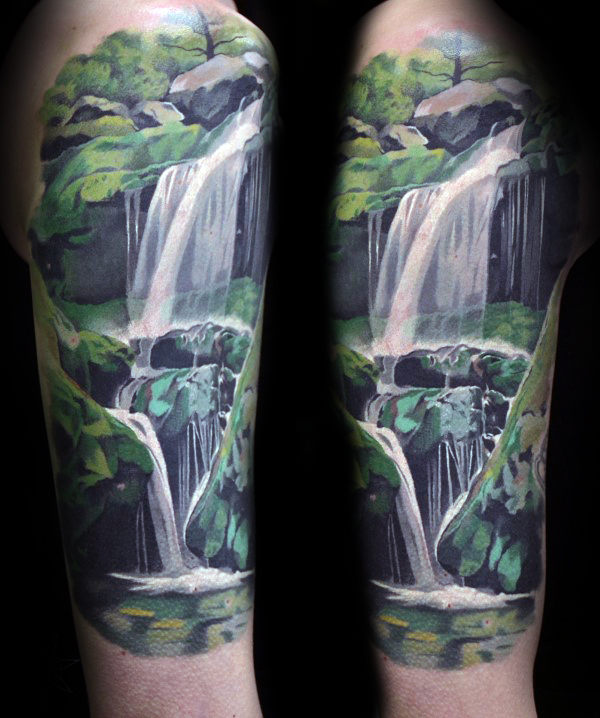 70 Waterfall Tattoo Designs für Männer - Glitzernde Tinte Ideen  